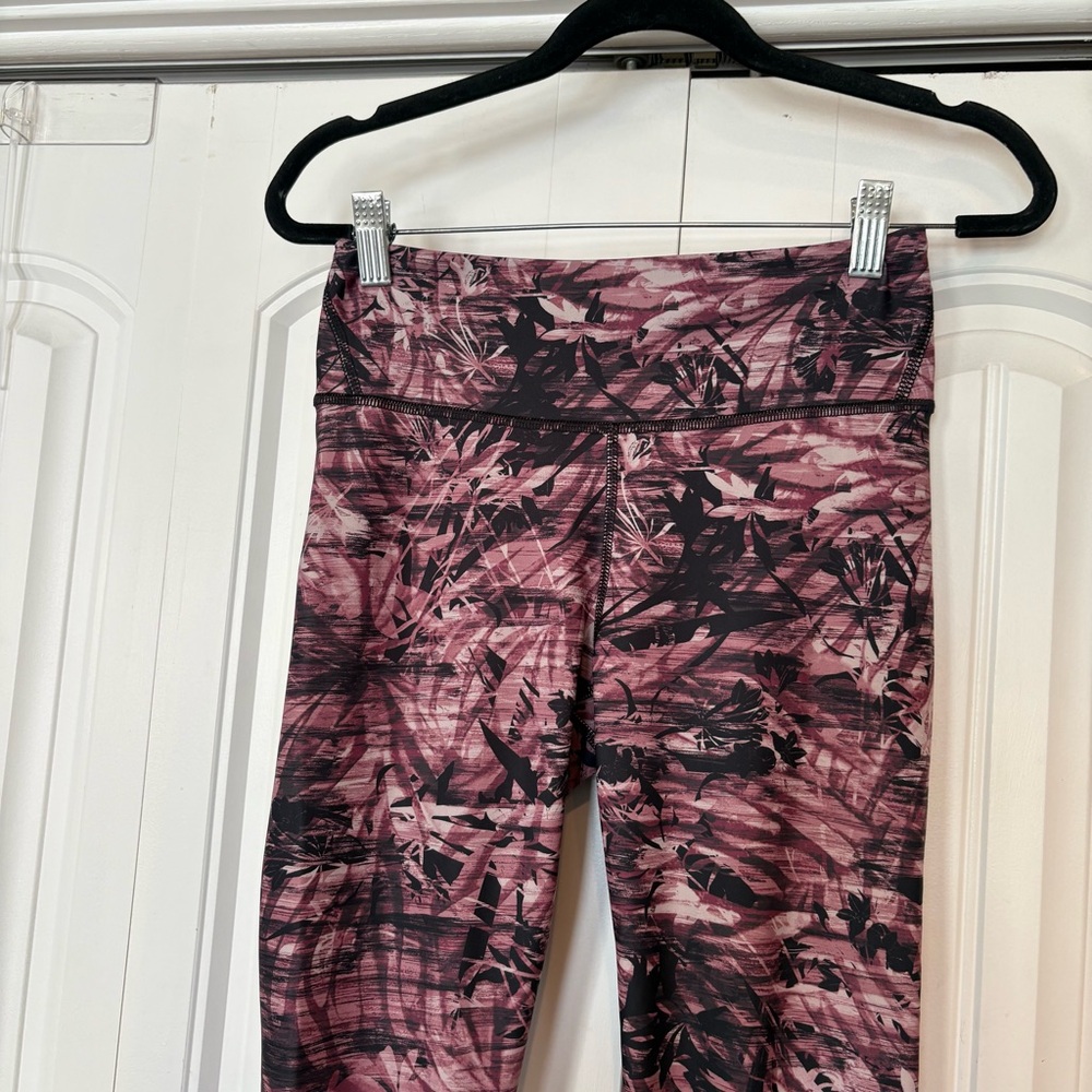 Manduka Burgundy‎ Leggings Size Small